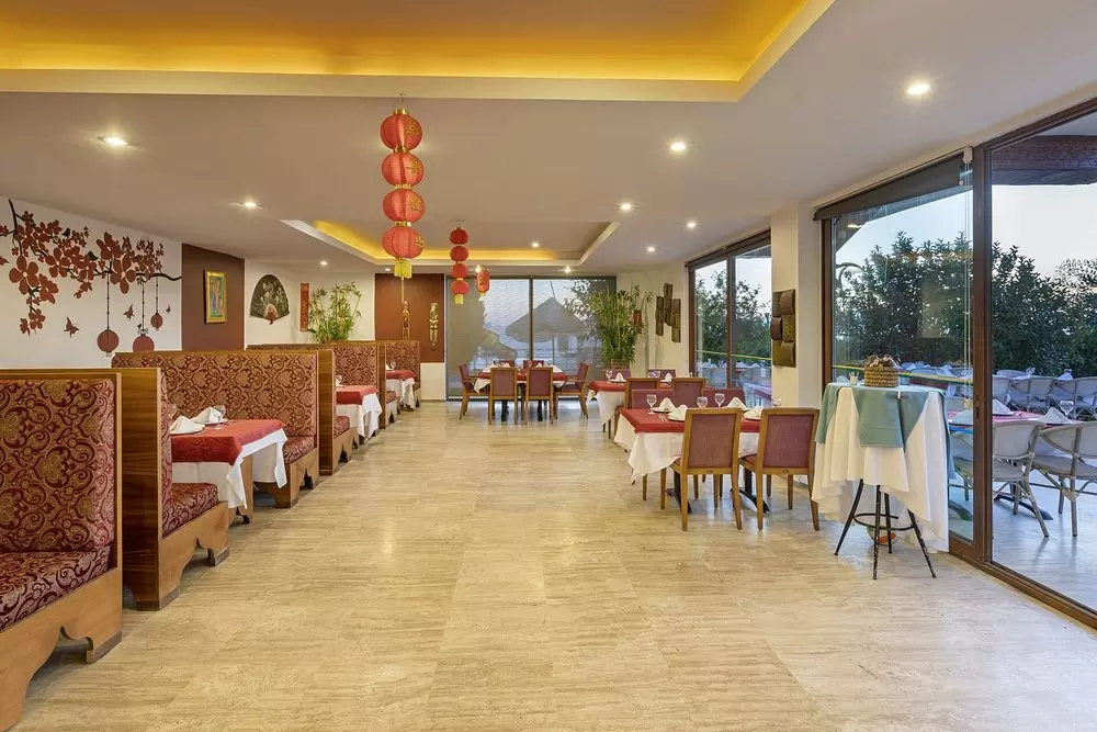 رستوران اسیایی هتل سی لایت ریزورت